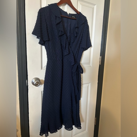 Tahari Dresses & Skirts - Tahari Midnight Blue Textured Dress